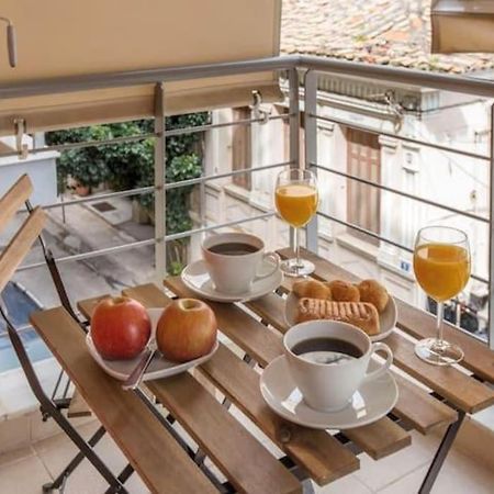 Modern Apartment In The Heart Of The City أثينا المظهر الخارجي الصورة