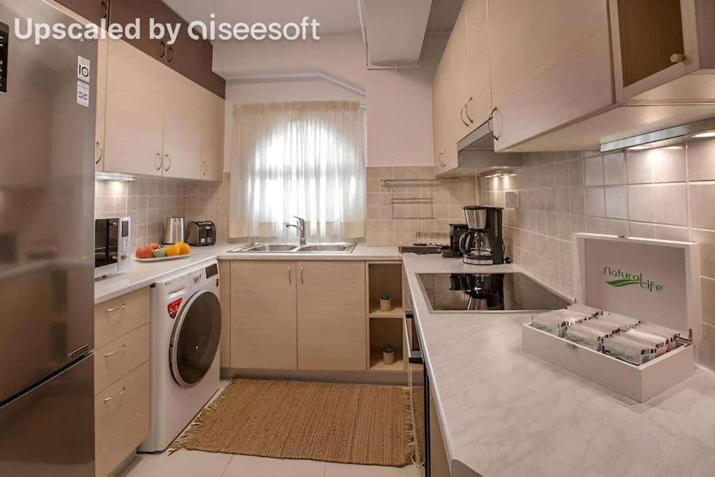 Modern Apartment In The Heart Of The City أثينا المظهر الخارجي الصورة