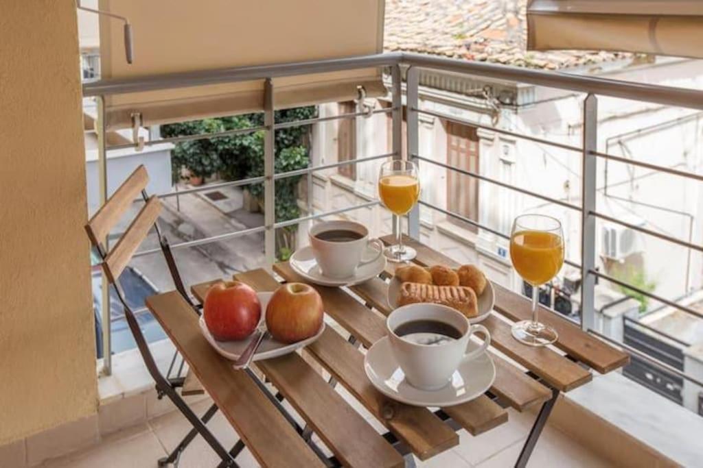 Modern Apartment In The Heart Of The City أثينا المظهر الخارجي الصورة